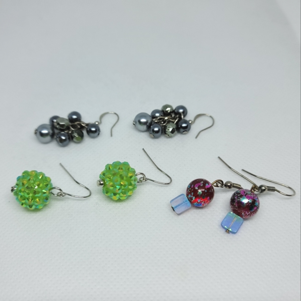 3 pairs of dangle earrings